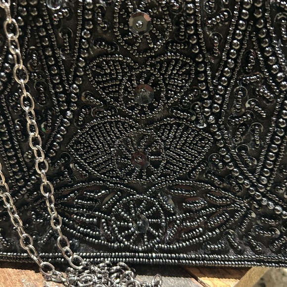 BEAUTIFUL VINTAGE Black beaded Evening bag- Metal Frame & Chain Strap - Picture 5 of 6